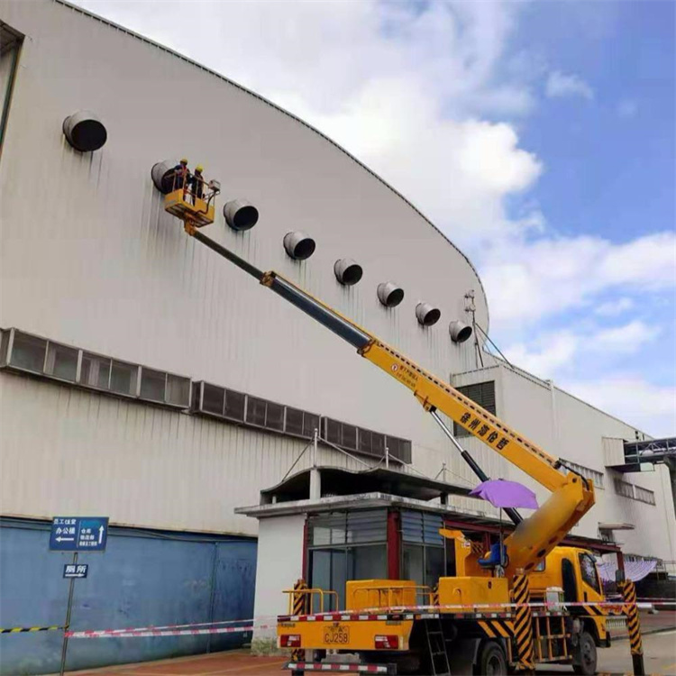 鄂州高空作业车出租服务：专业广告牌安装解决方案